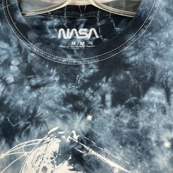 NASA T-Shirt SZ M Blue Tie Dye with Astronaut in Space Graphic Cotton Space Soft - Picture 5 of 8